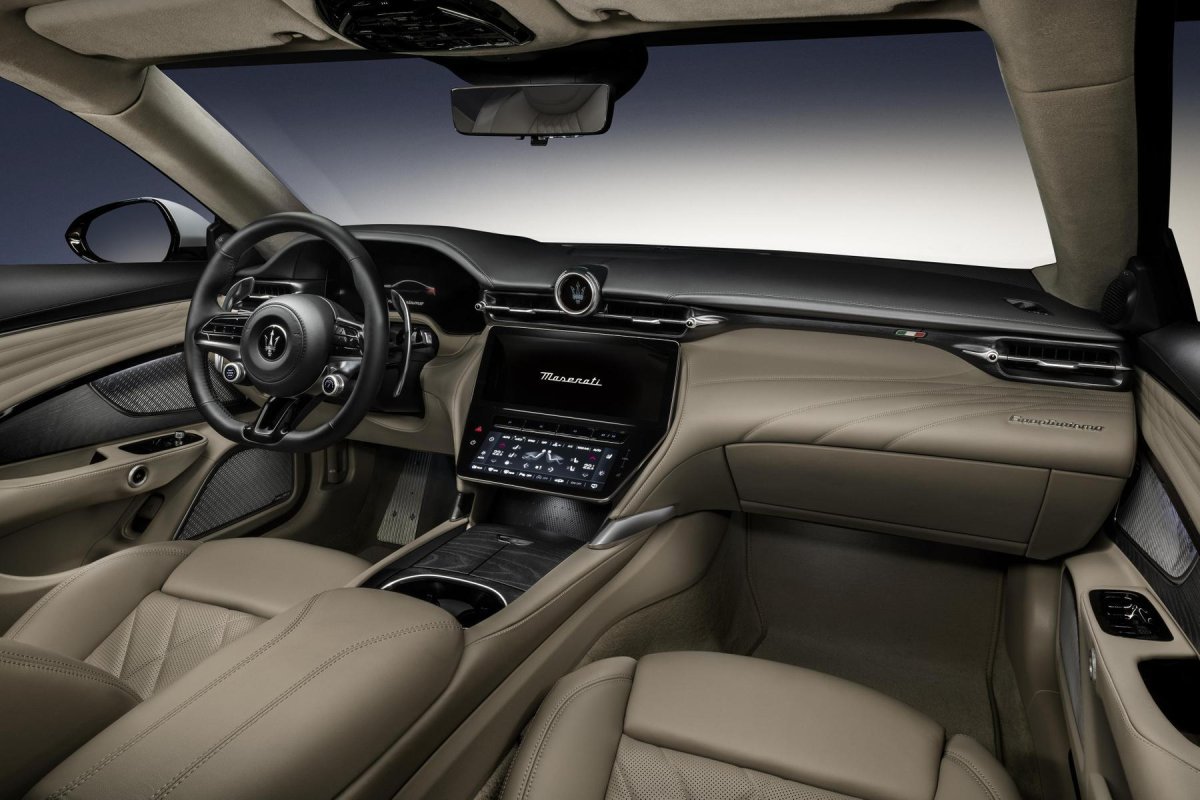 Мазерати GRANTURISMO 2023 салон
