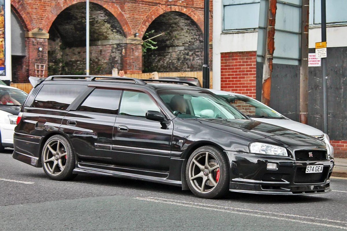 Nissan Stagea 2