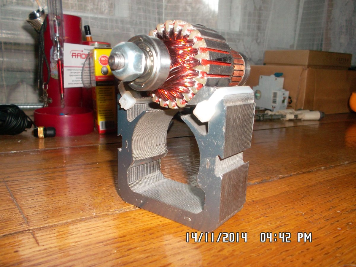 Прибор для проверки якорей генераторов 533