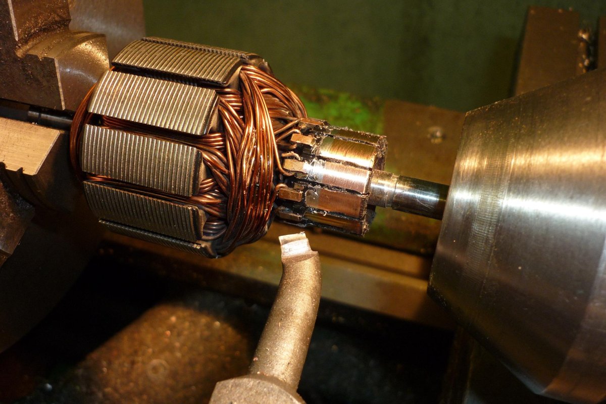 Щеточно-коллекторный узел электродвигателя