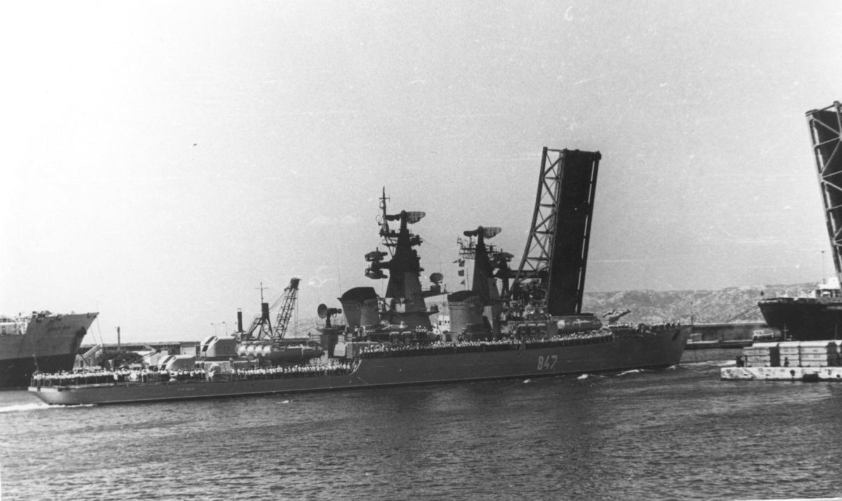 Крейсер проекта Грозный