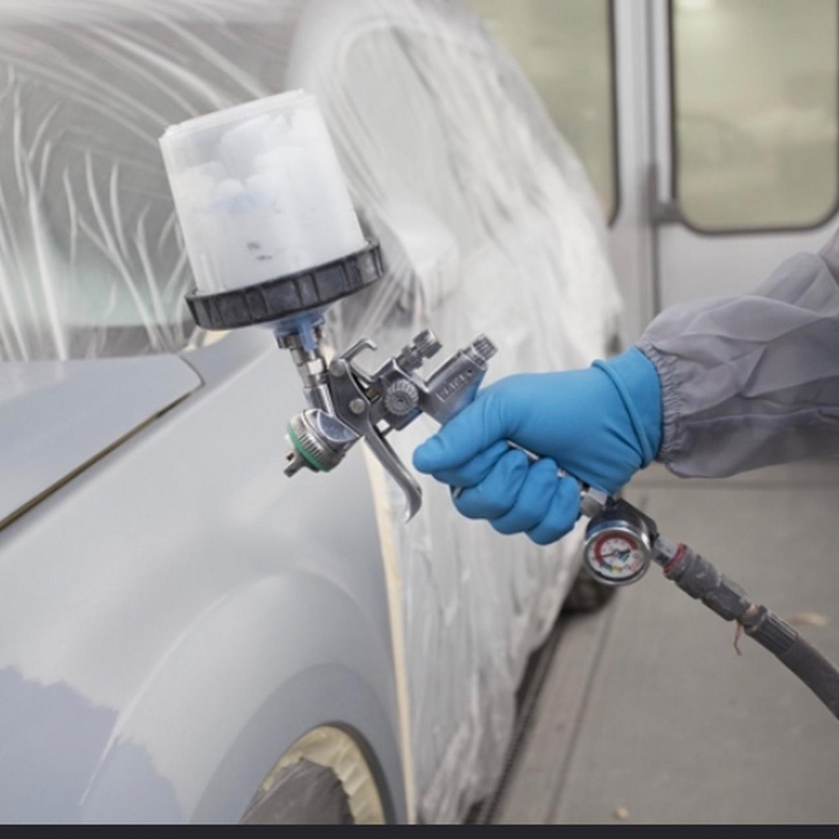 Покраска машины краскопультом