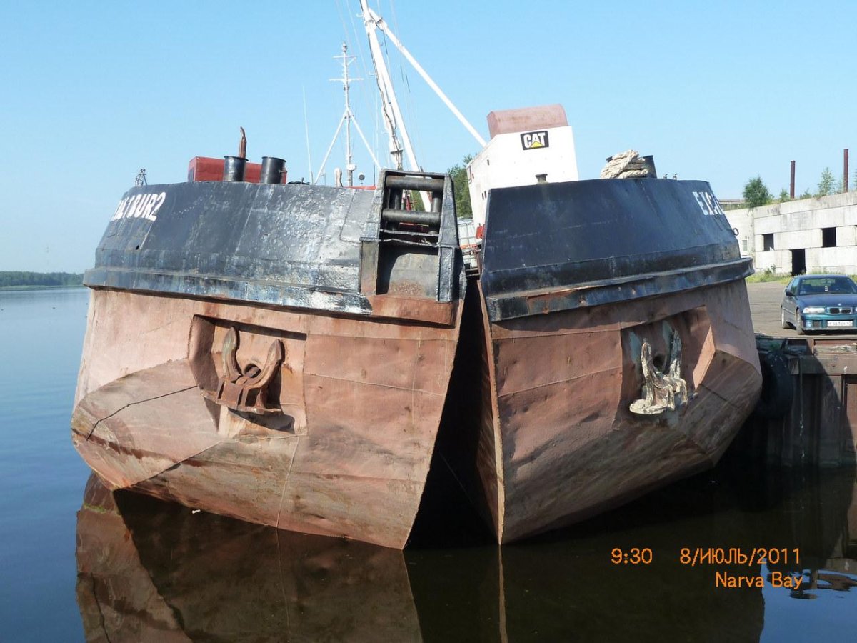 Шаланда баржа