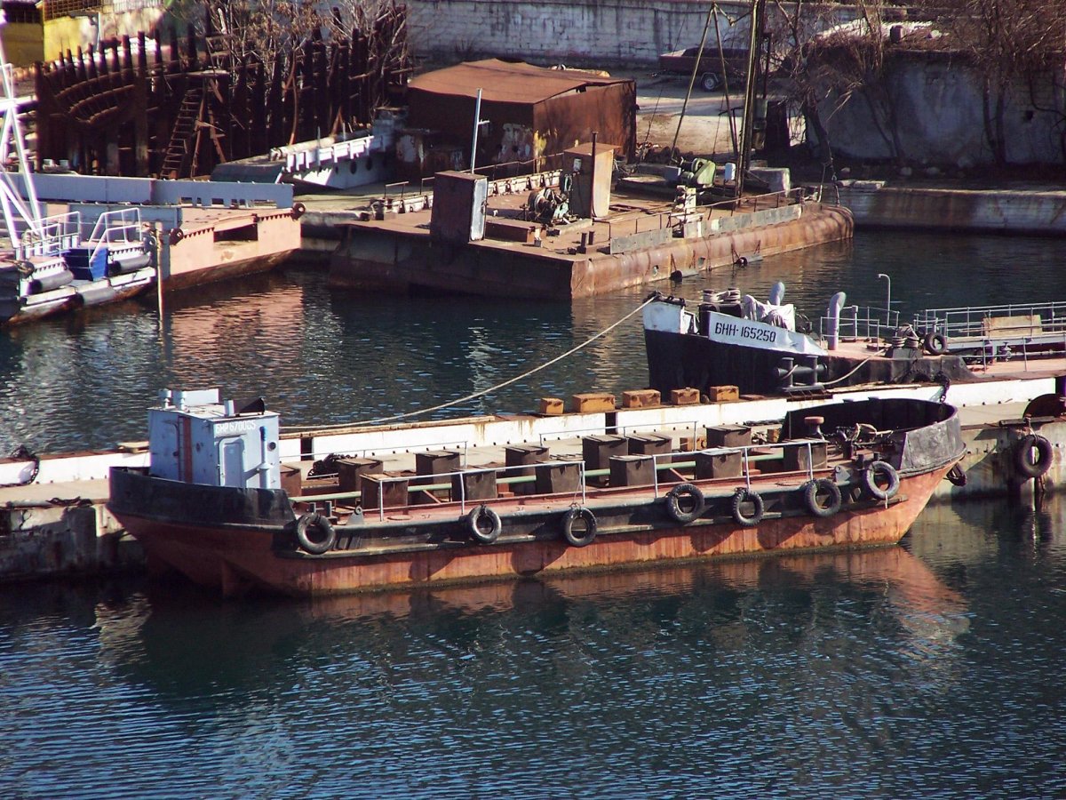 Самоходная баржа