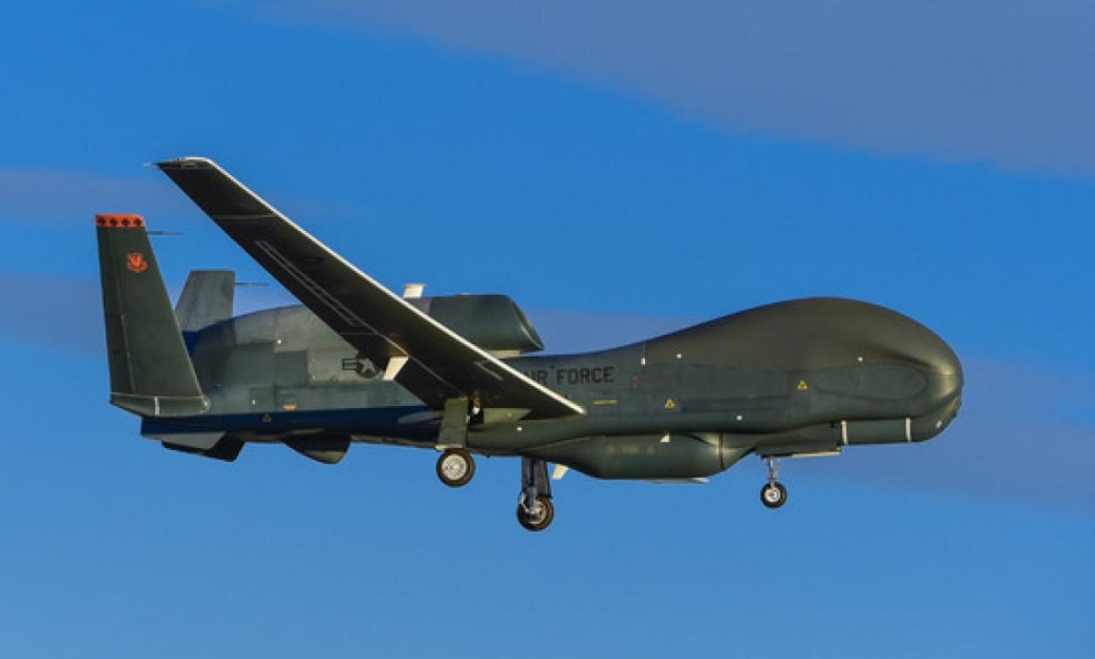 Самолет Northrop Grumman RQ-4b Global Hawk