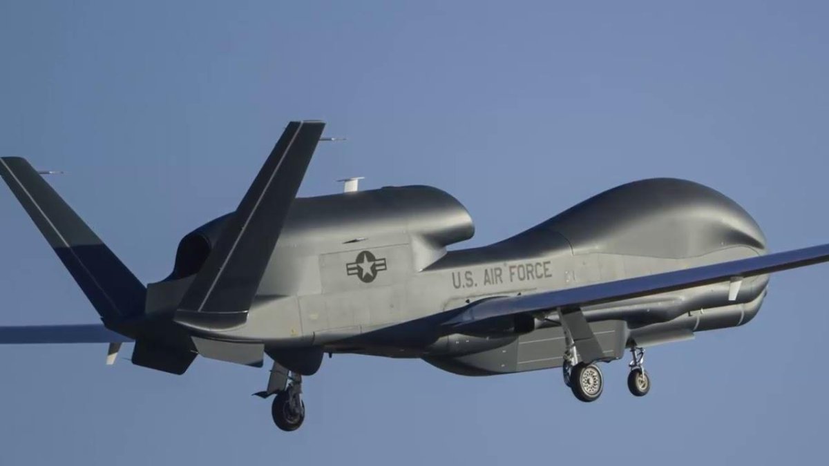 Самолет Northrop Grumman RQ-4b Global Hawk