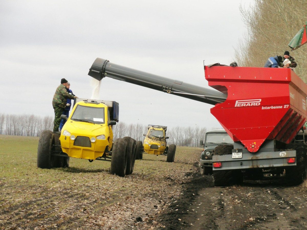 Самоходный разбрасыватель Барс