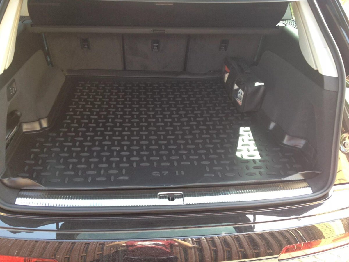 Коврик в багажник Ауди q7
