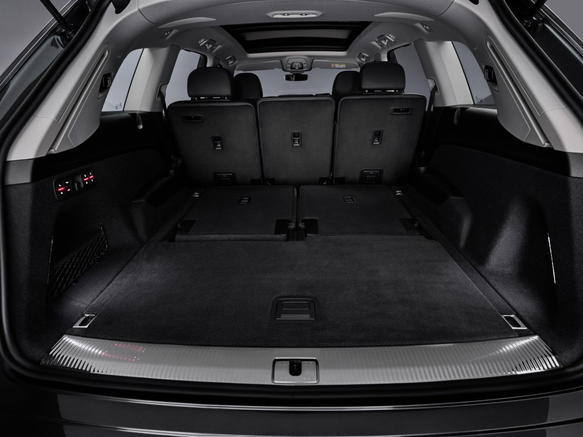 Ауди q7 2016 багажник