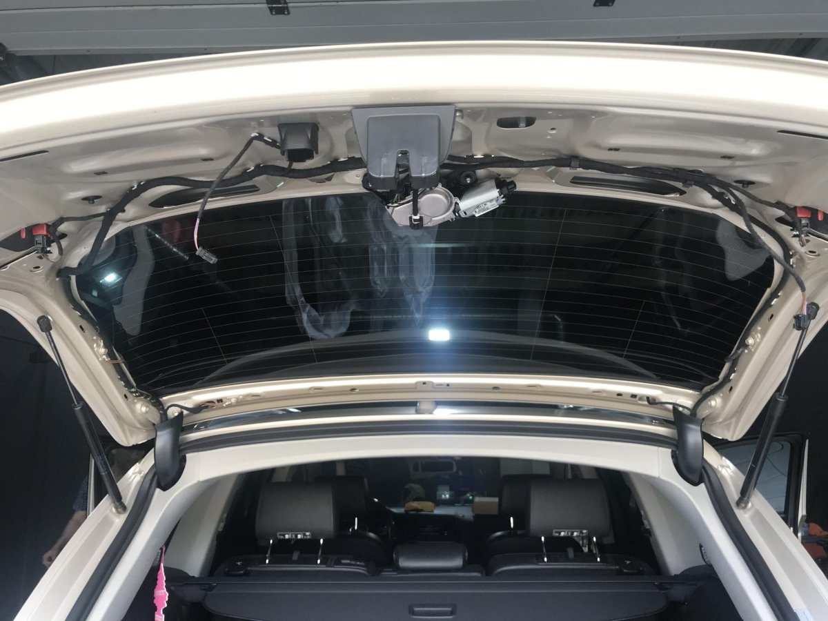 Ауди q7 2008 багажник