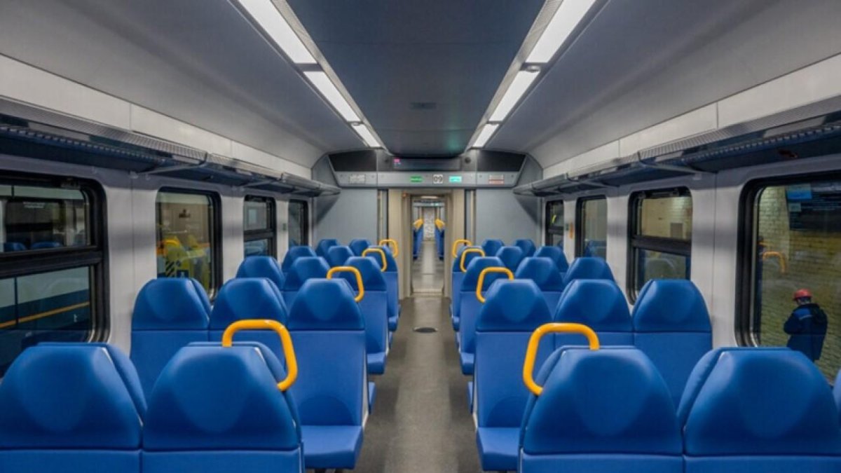 Электропоезд эп2дм внутри