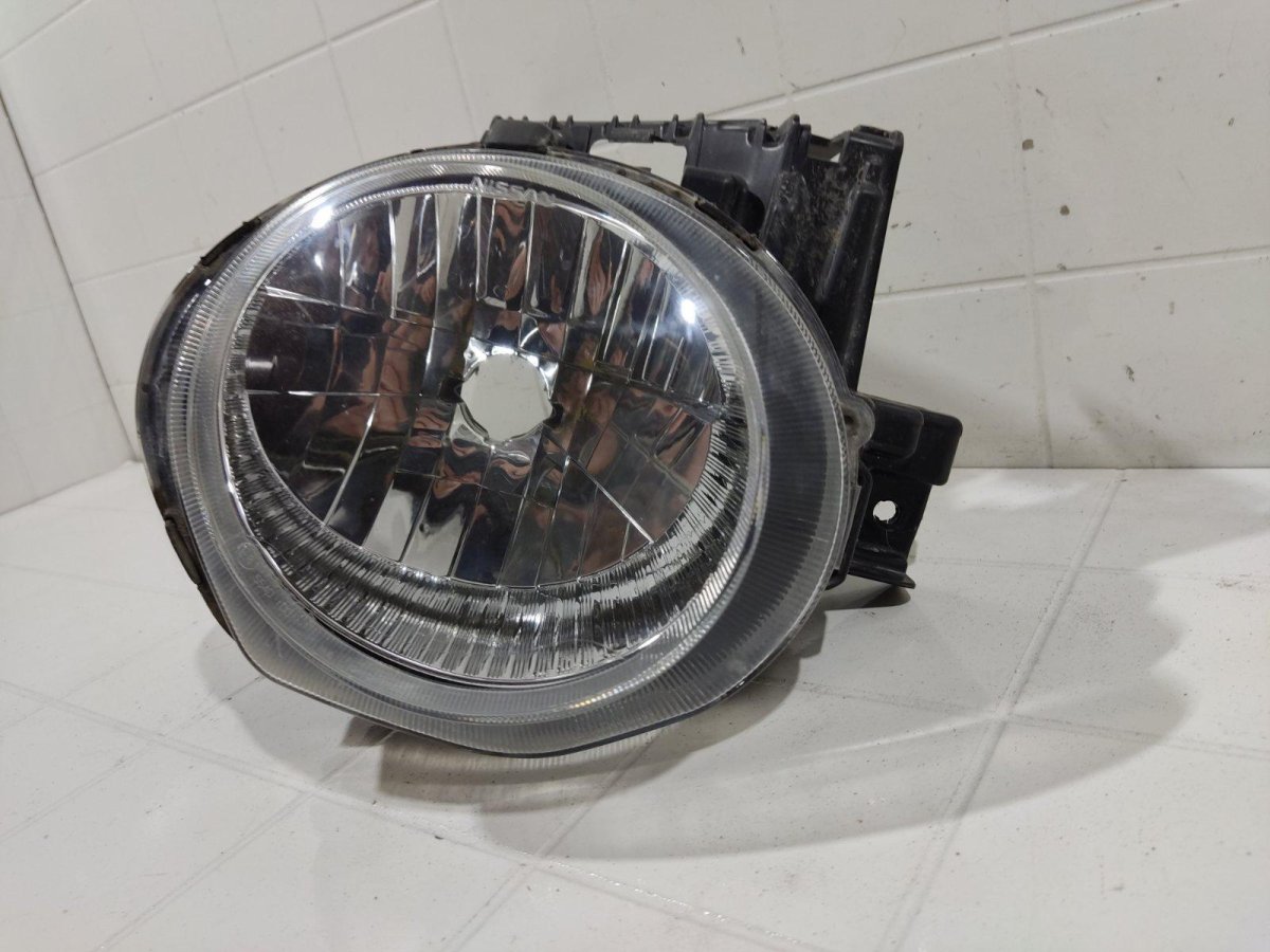 Nissan Juke фара левая