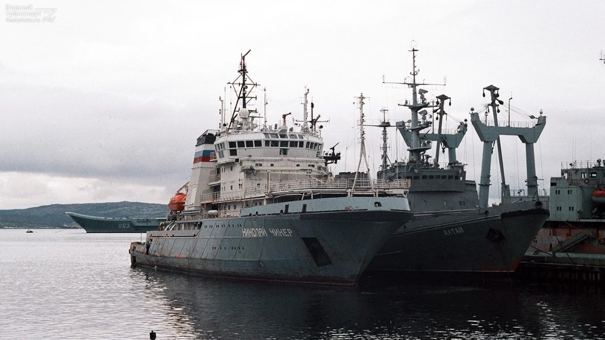 Океанский буксир Николай Чикер