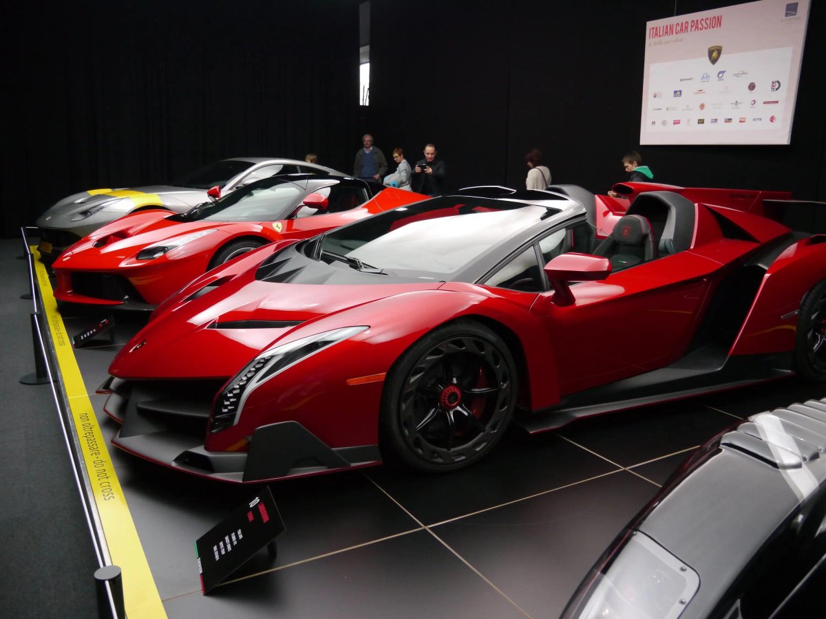 Lamborghini Veneno Roadster