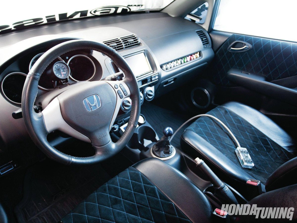 Honda Fit 2001 Interior