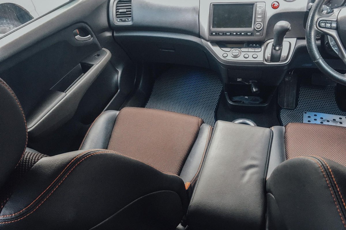 Honda Stream rsz салон