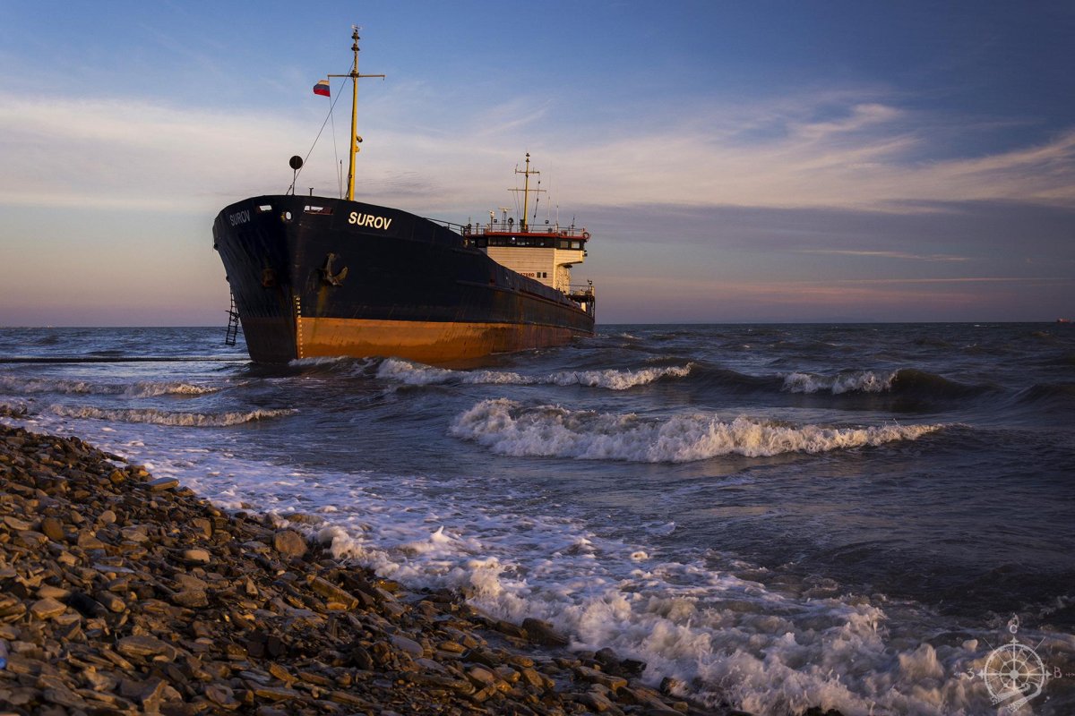 Сухогруз суров Тамань