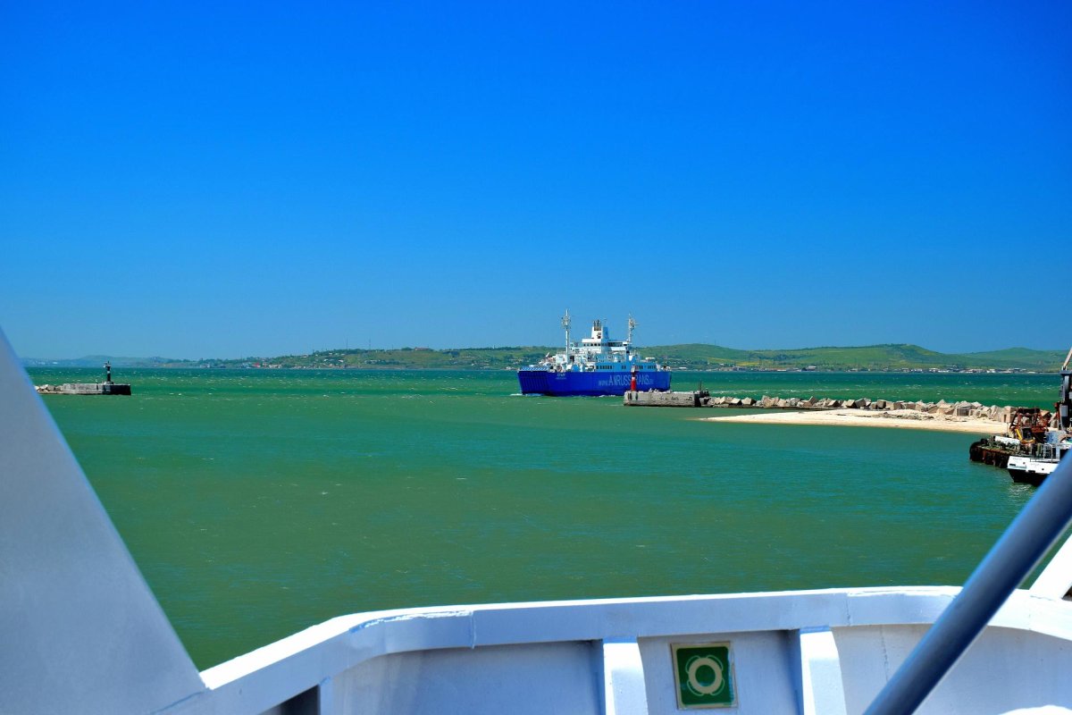 Теплоход Крым