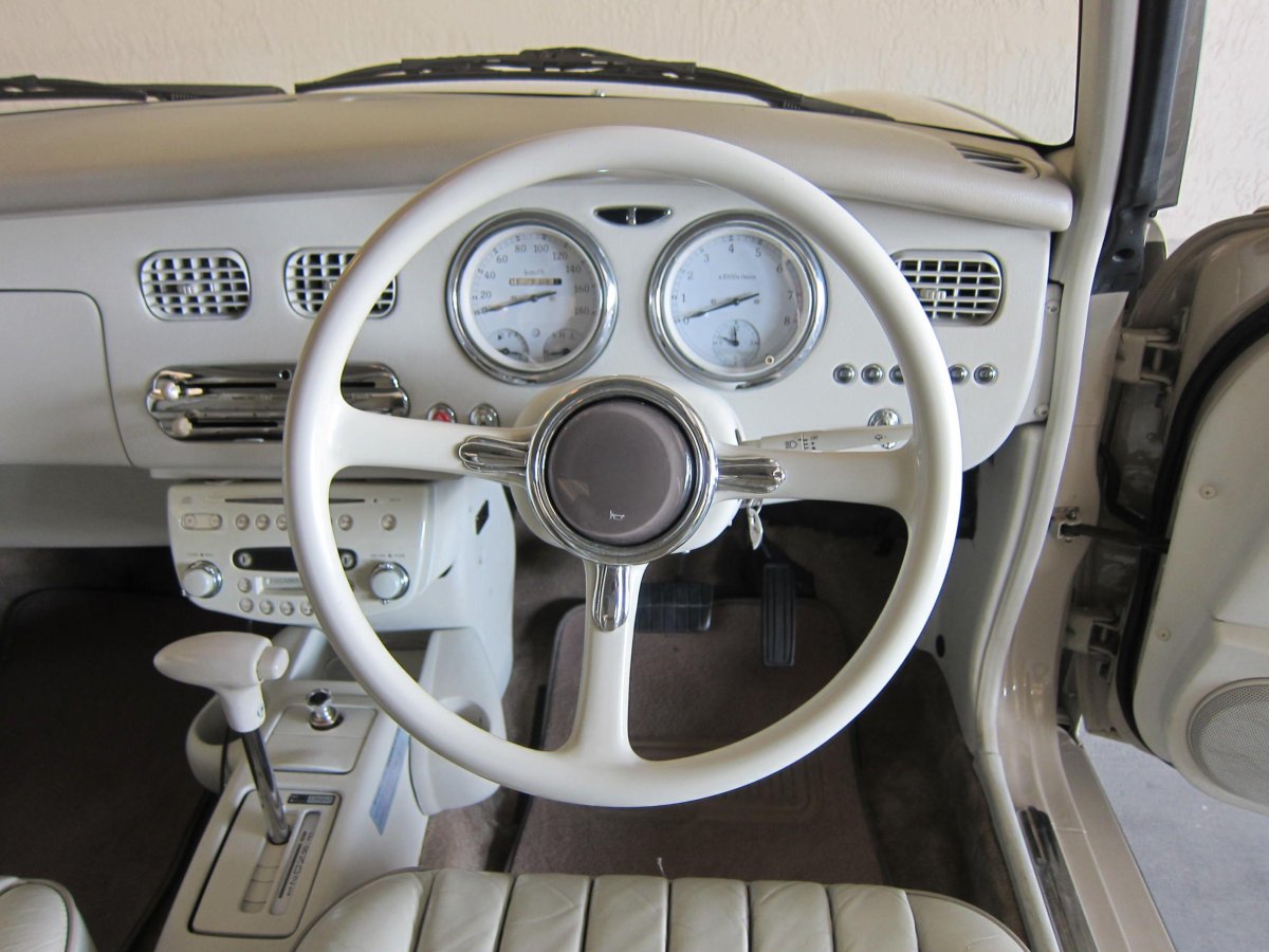 Nissan Figaro салон 1991