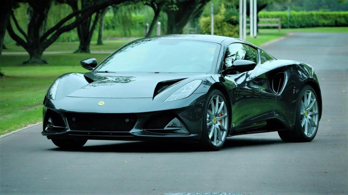 Лотус Эмира 2022