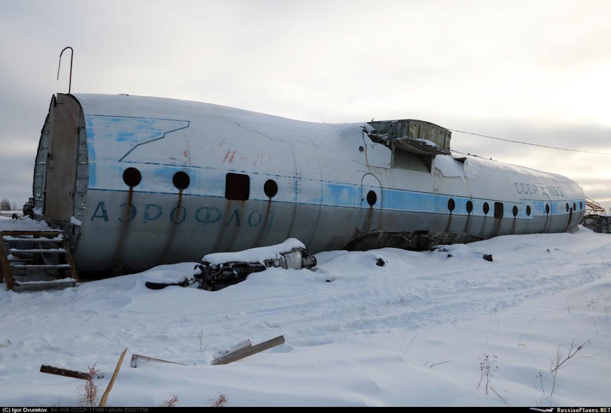 АН-10 кабина