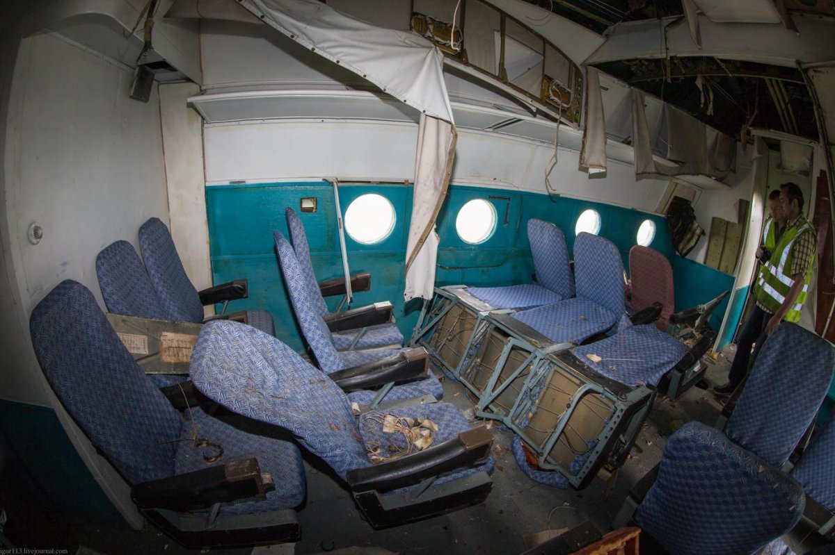 АН-10 кабина