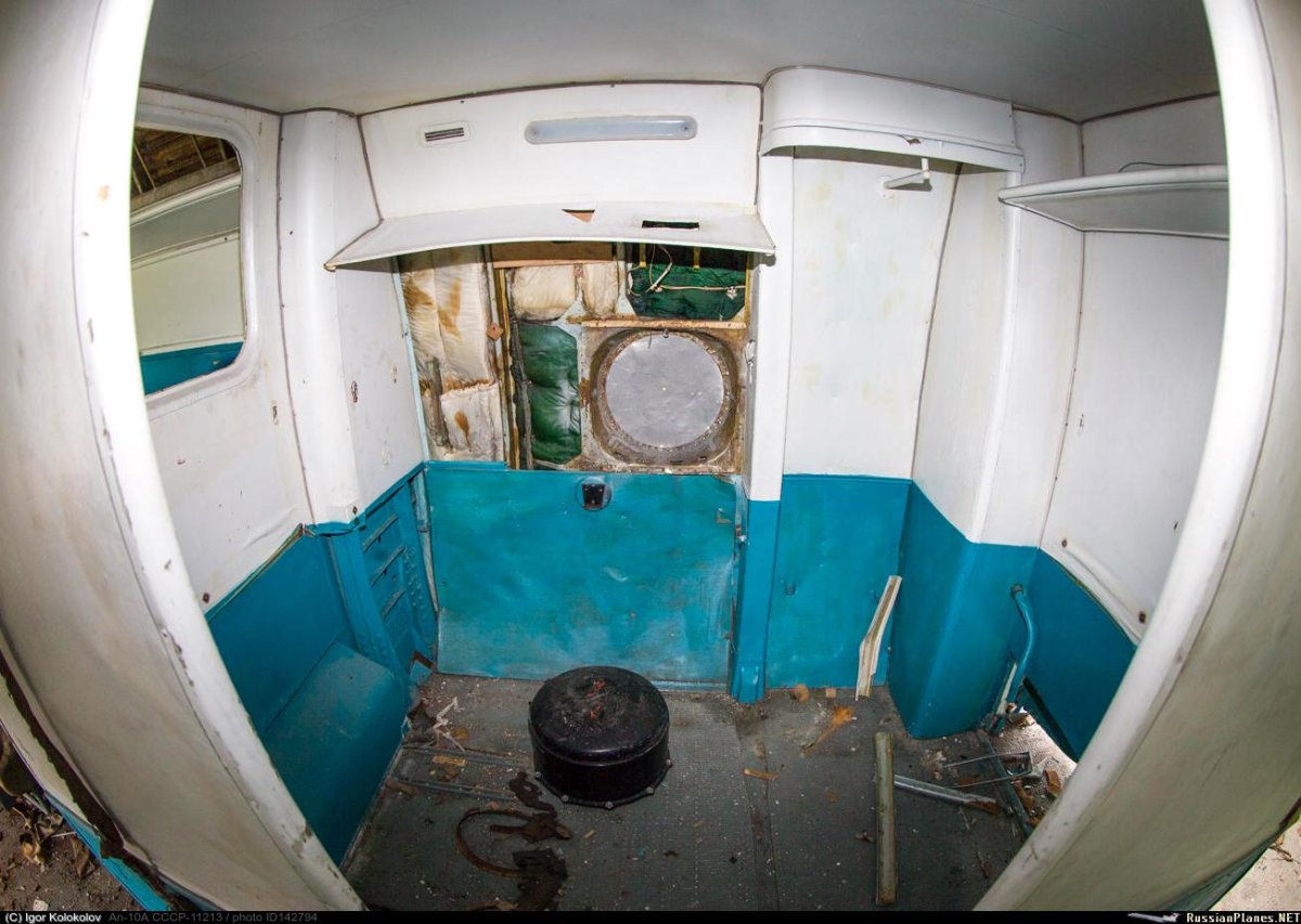 Пассажирский салон АН-10