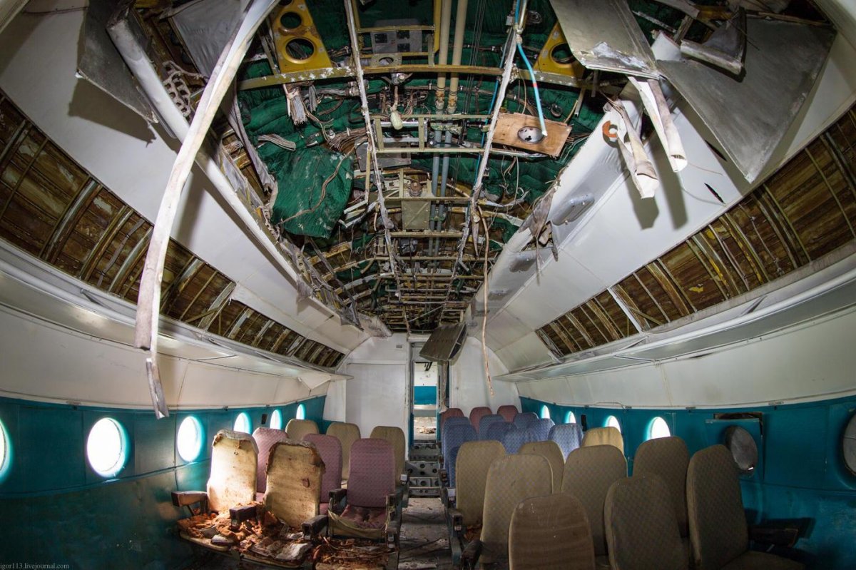 АН-10 кабина