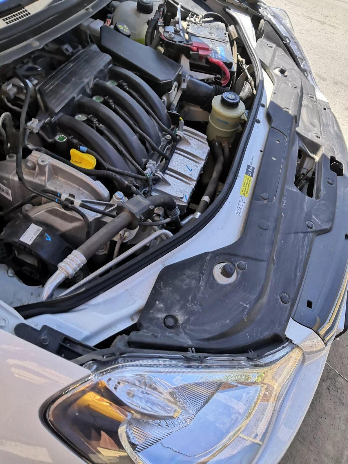 Nissan Almera g15 под капотом