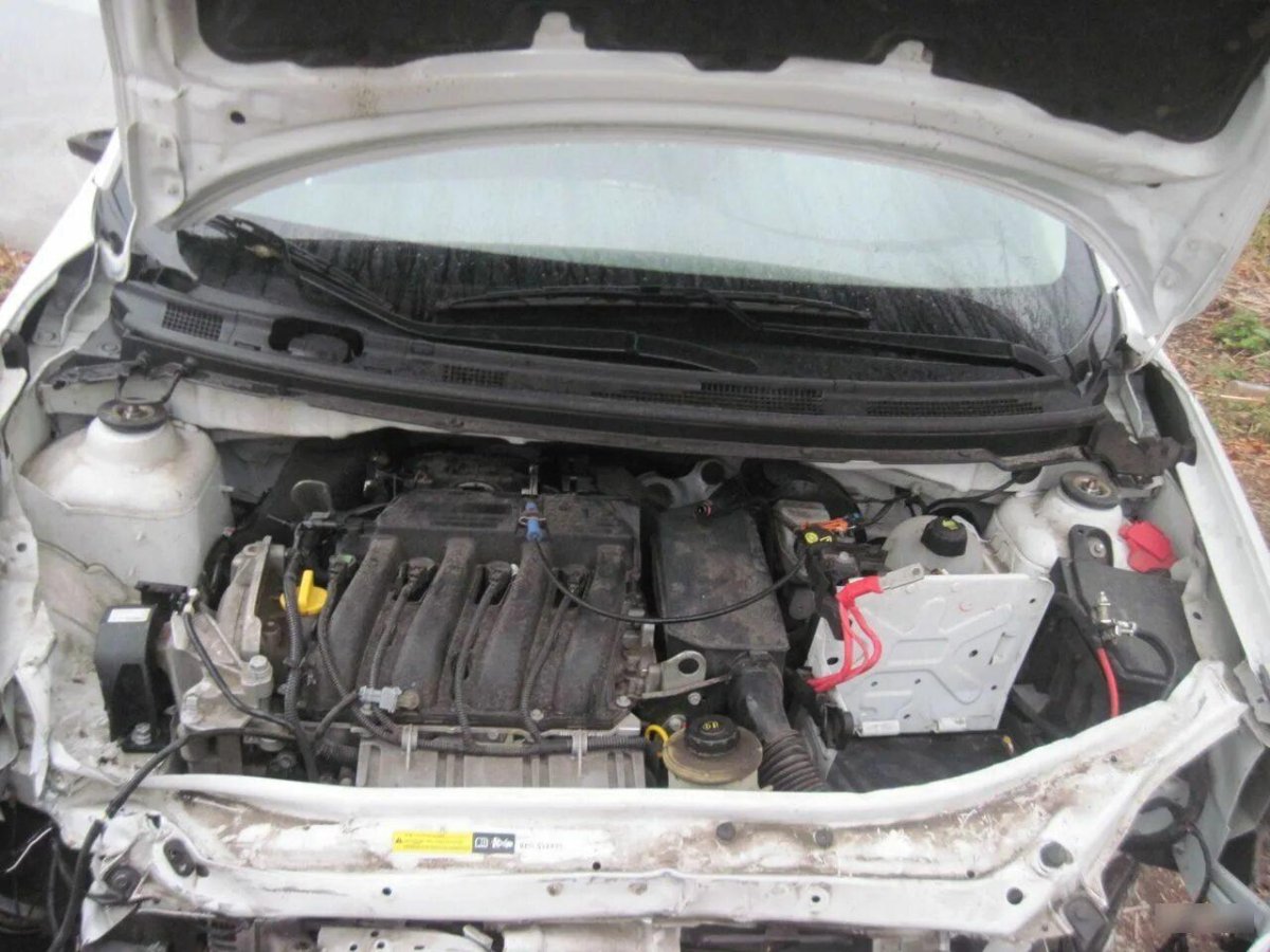 Подкапотное пространство Nissan Almera g15