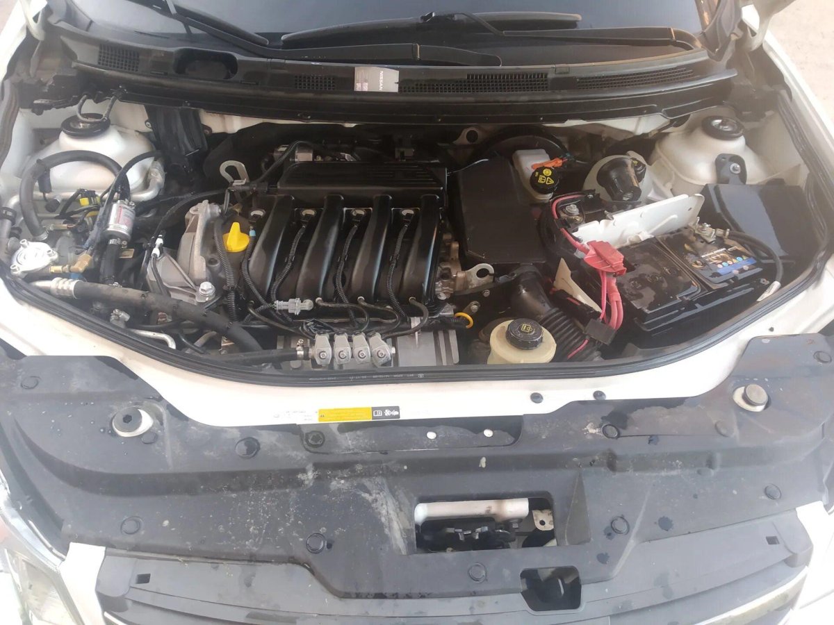 Моторный отсек Ниссан Альмера g15