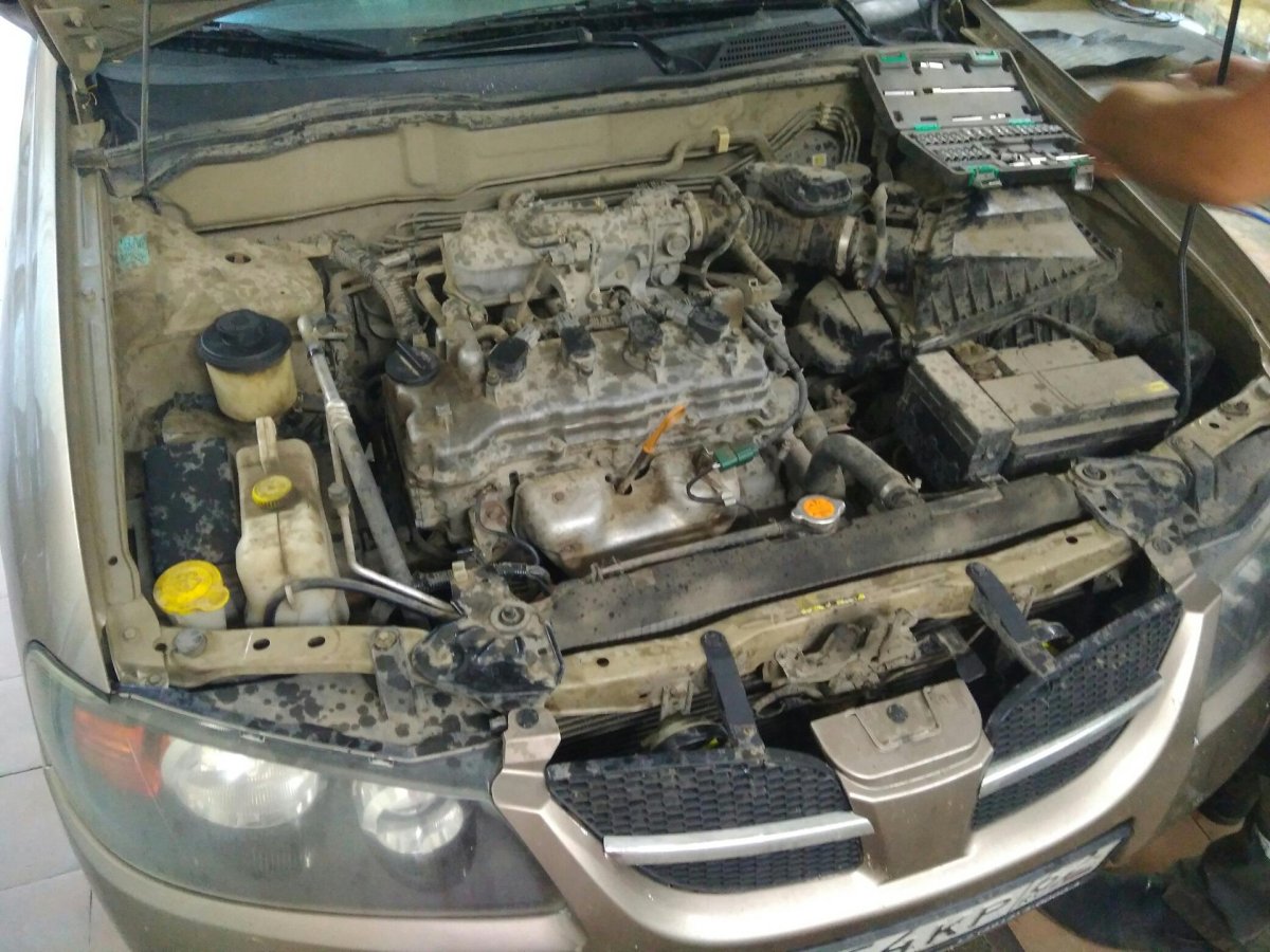 Ниссан Альмера n16 под капотом