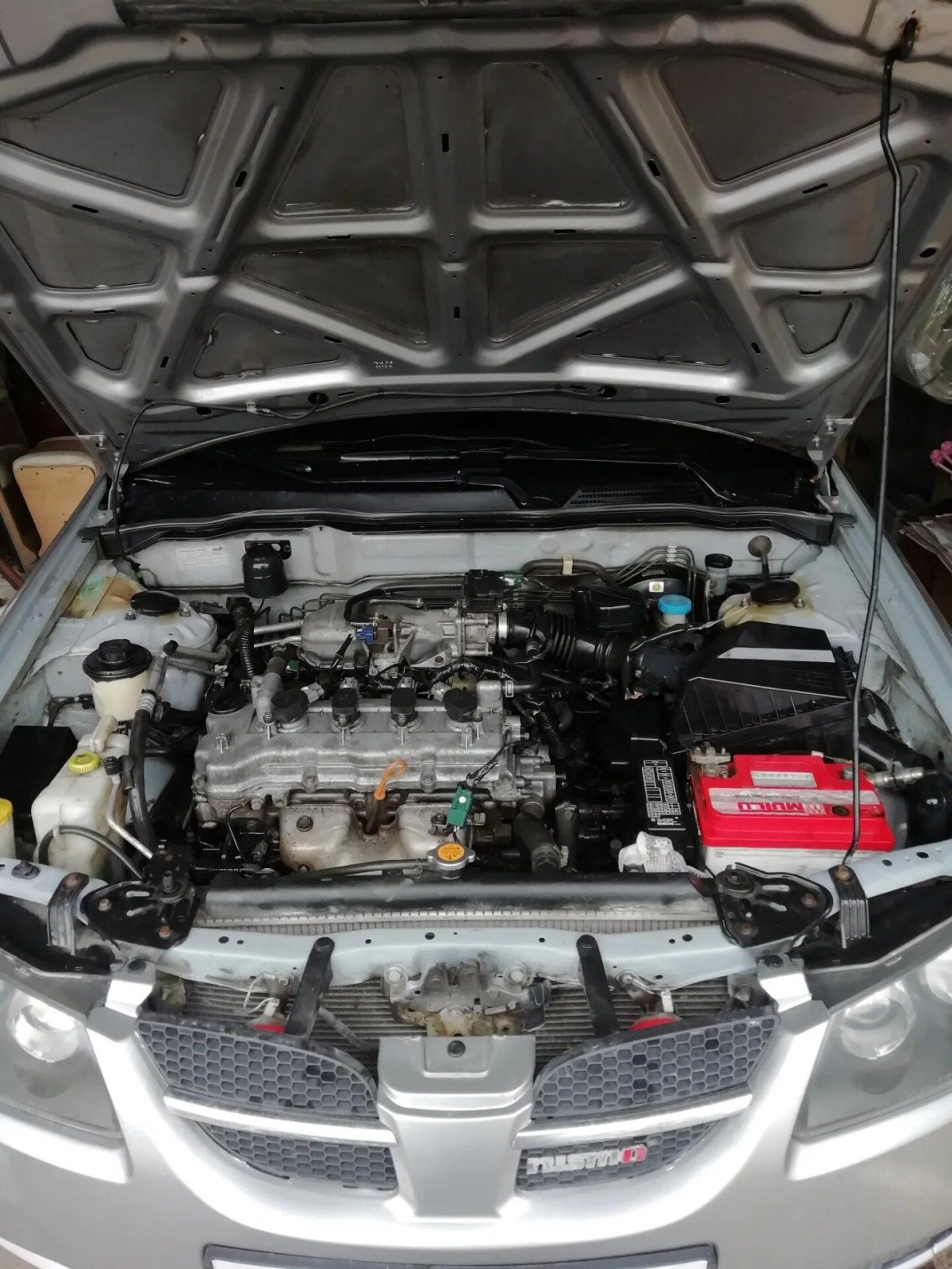 Подкапотка Nissan Almera g15