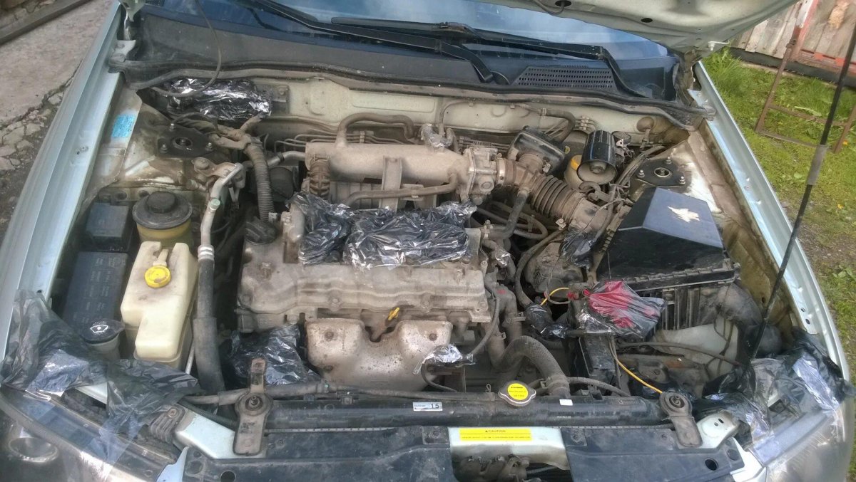 Nissan Almera n16 подкапотное