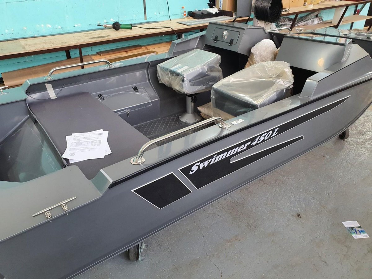 Лодка swimmer 370 XL