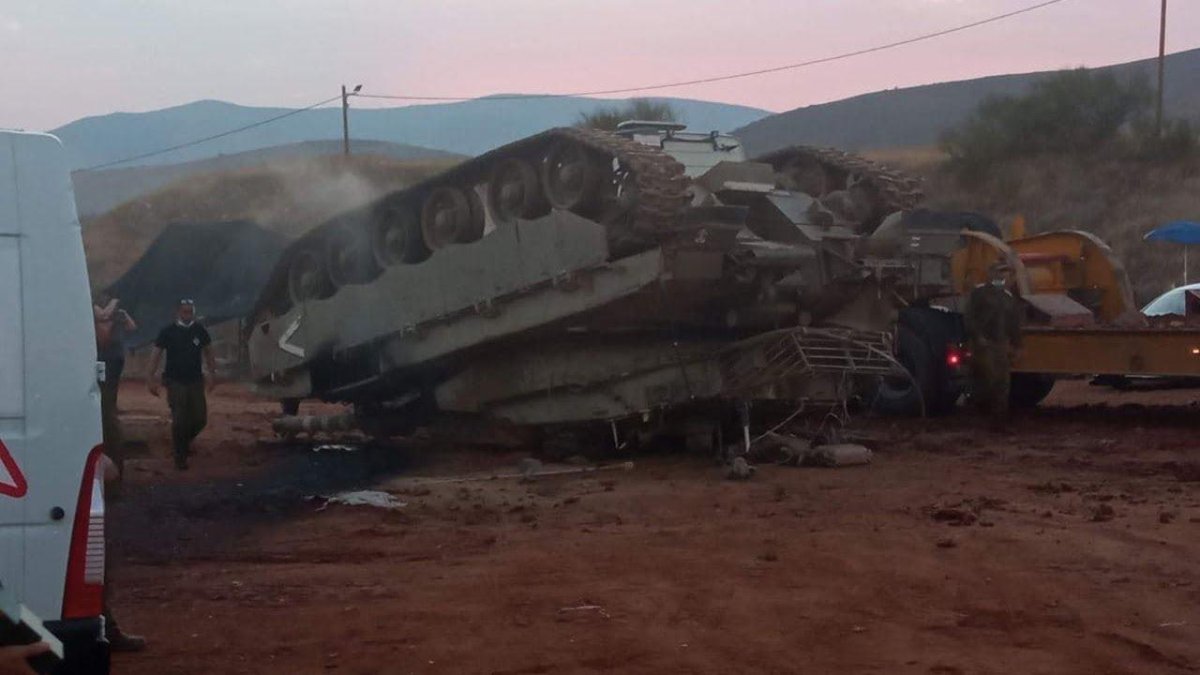 Опрокидывание танка с трейлера