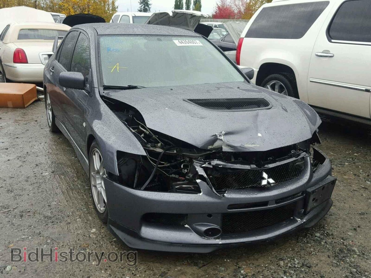 Разбитая Митсубиси Эво 10