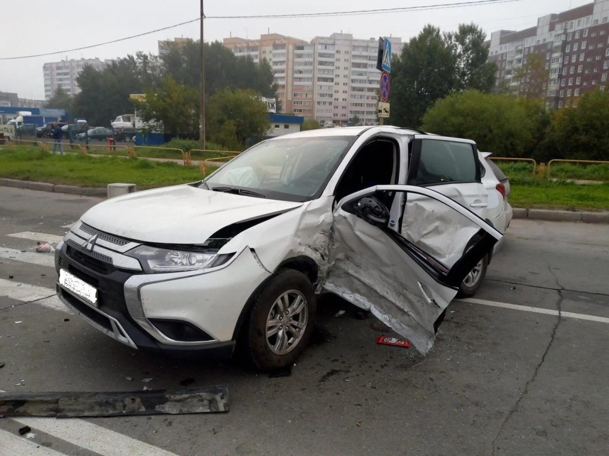 Митсубиси Аутлендер ДТП