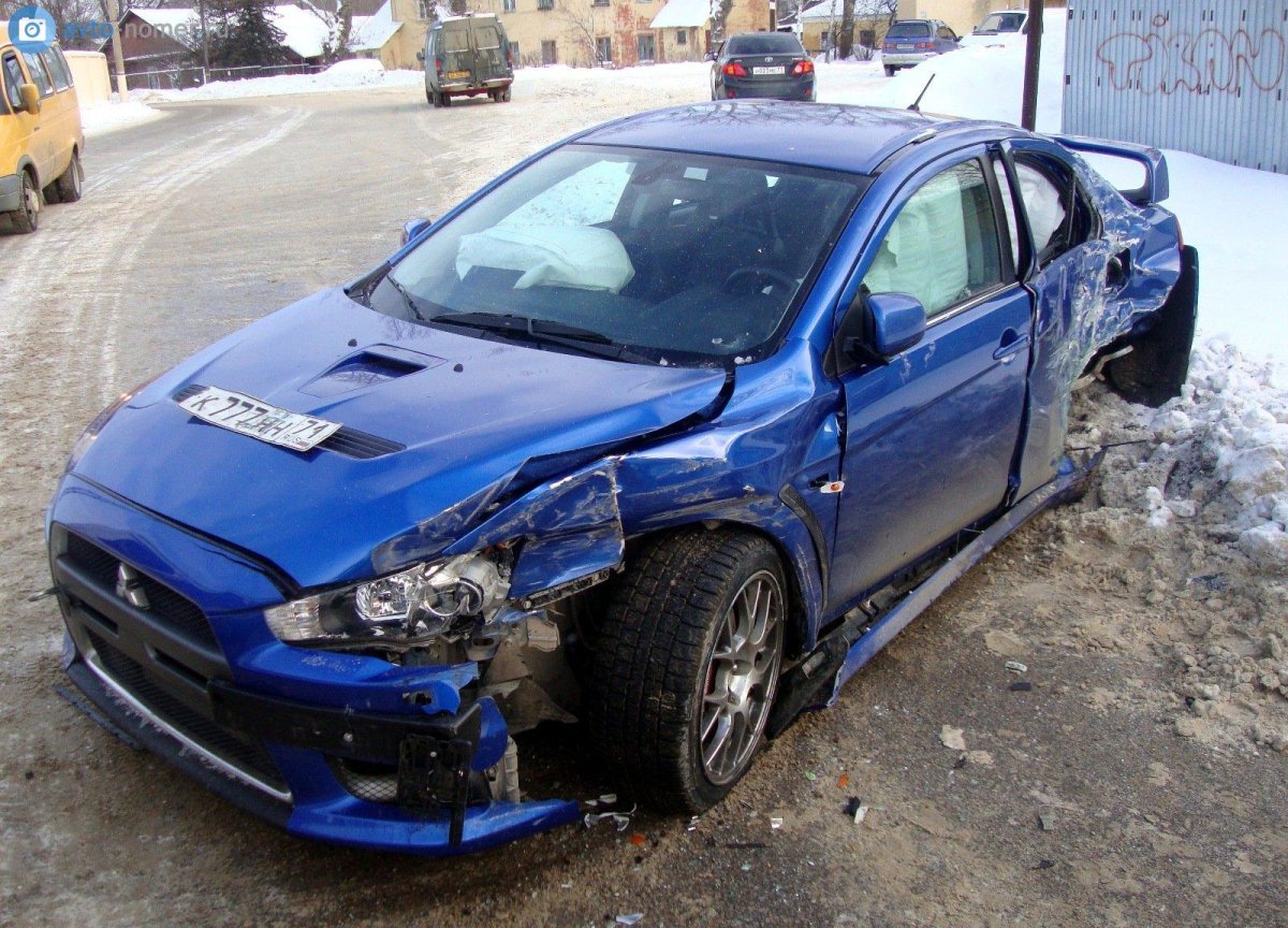 Lancer 10 разбитый