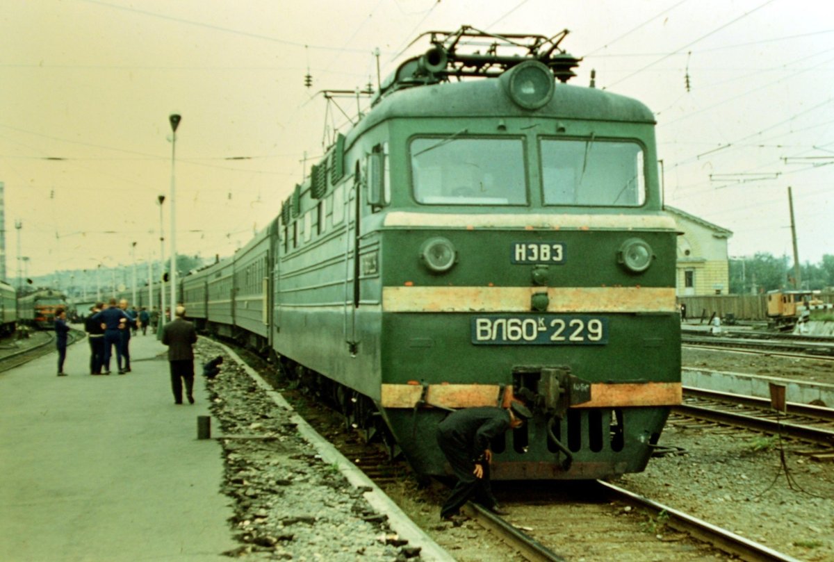 Электропоезд СССР. Эр200.