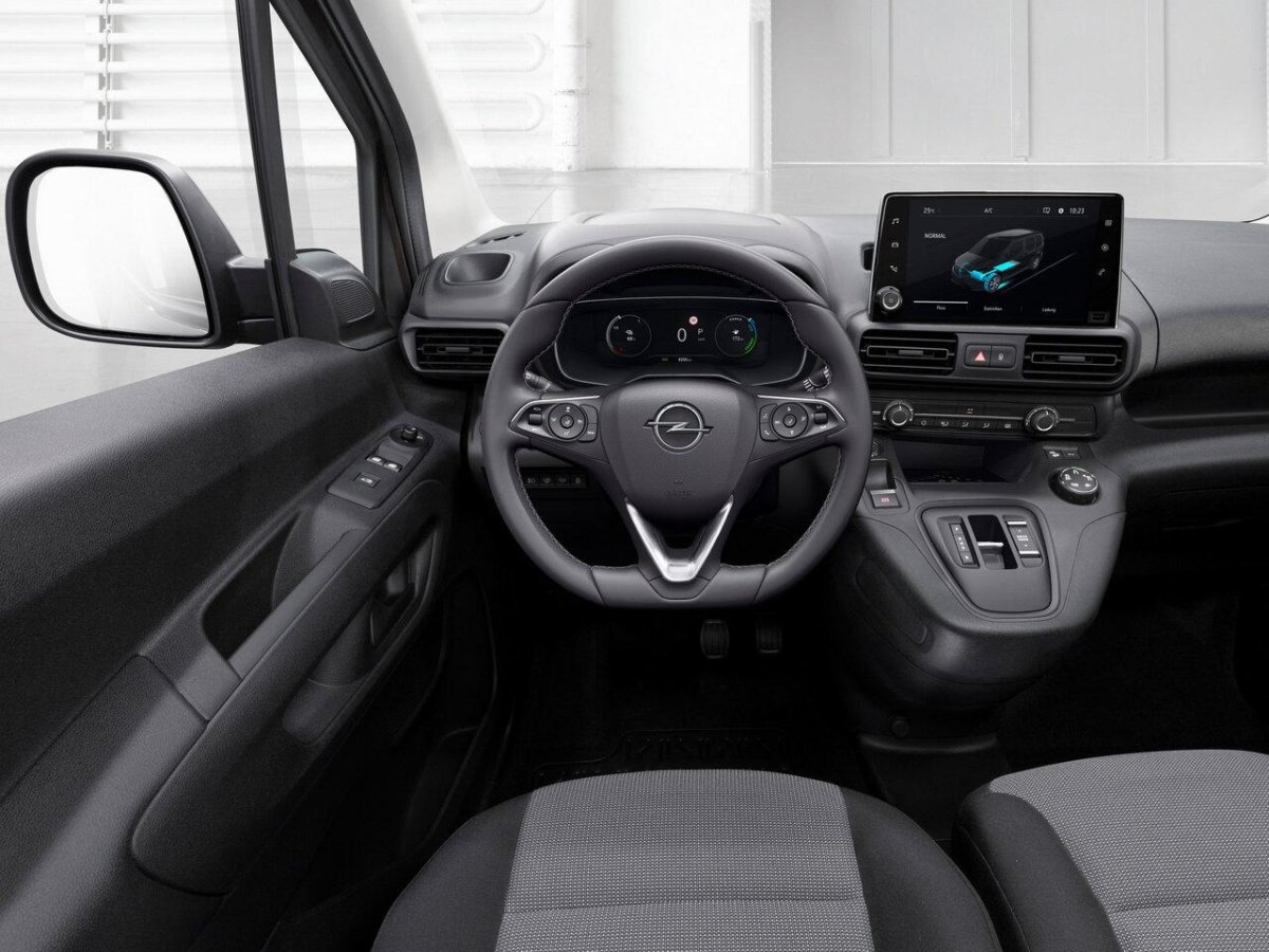 Опель комбо е