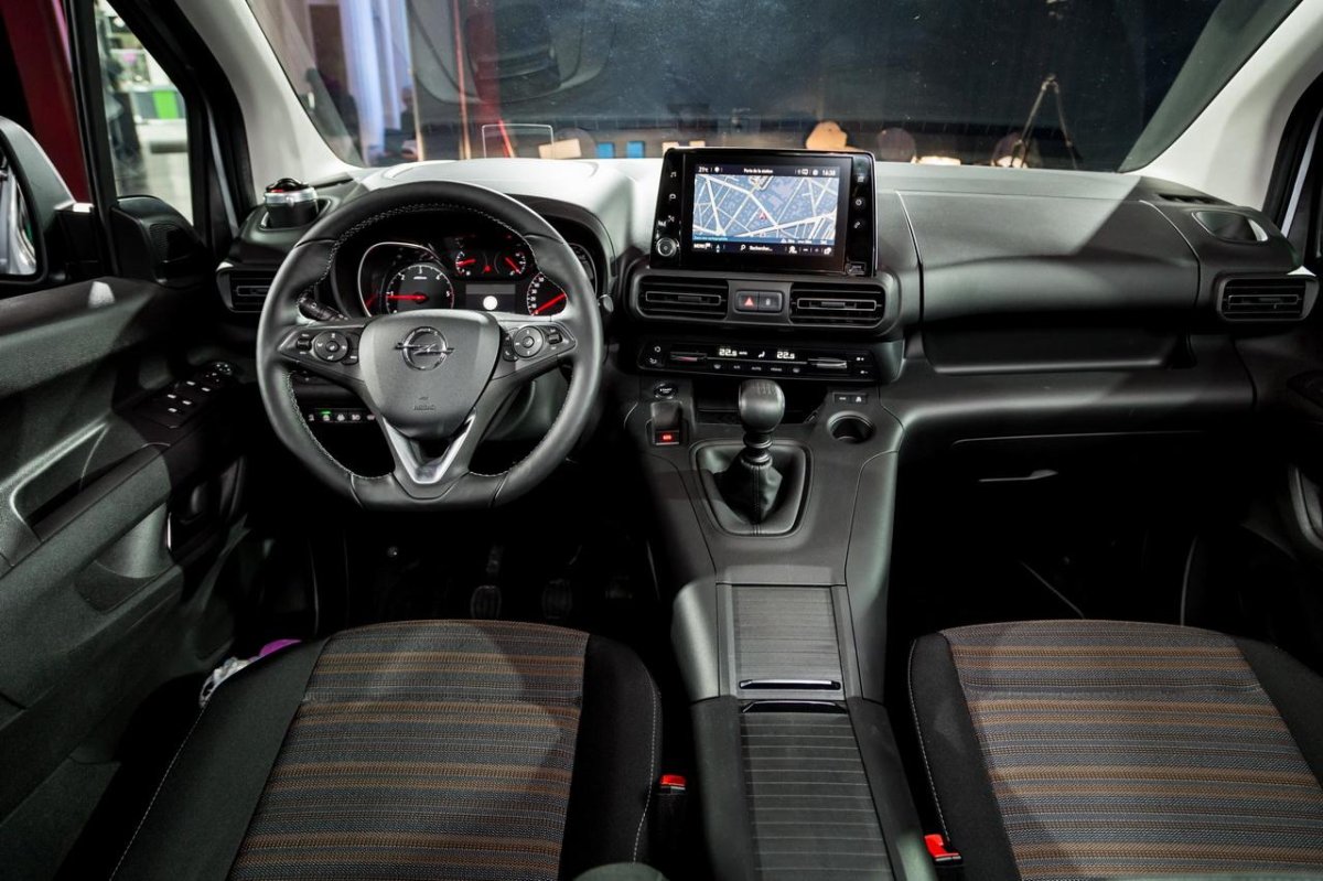 Opel Combo Life салон