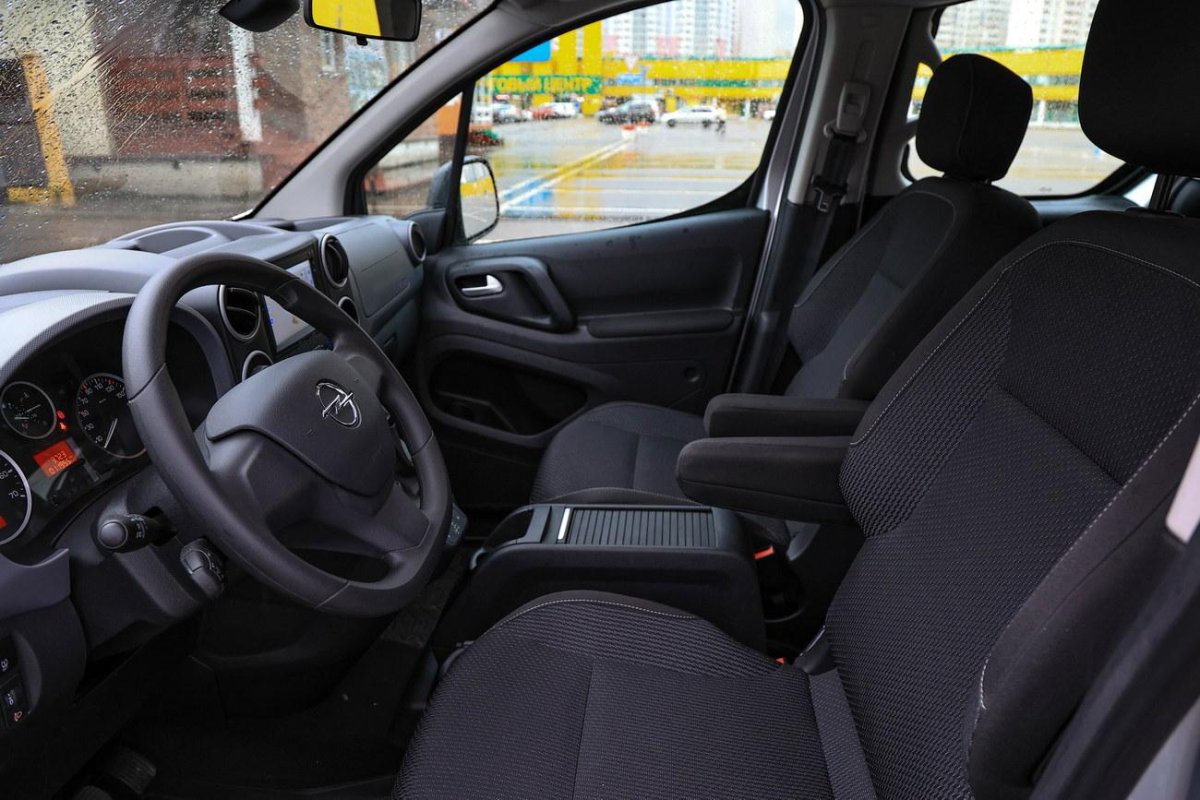 Opel Combo 2010 салон