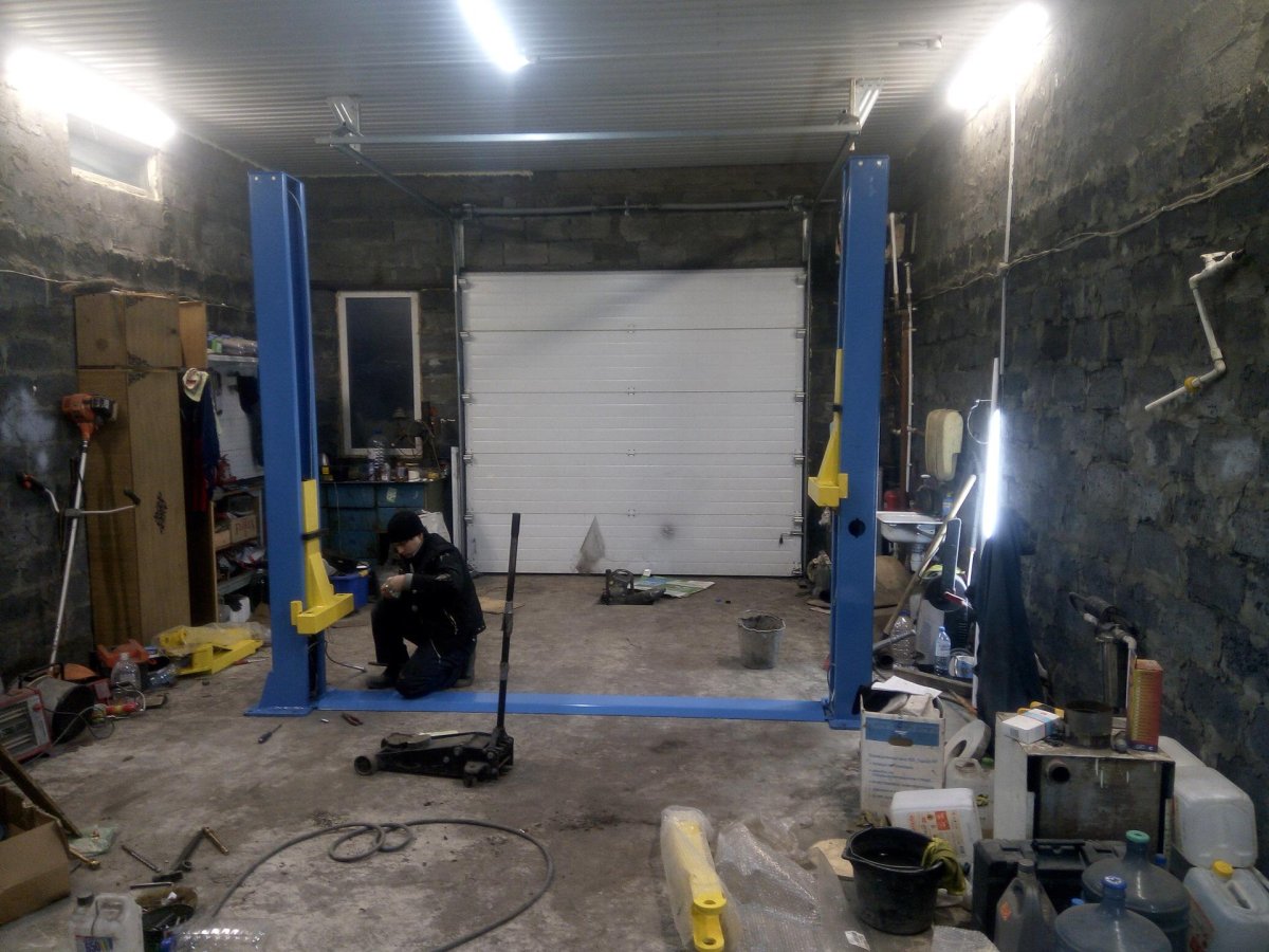 Подъемник в гараж