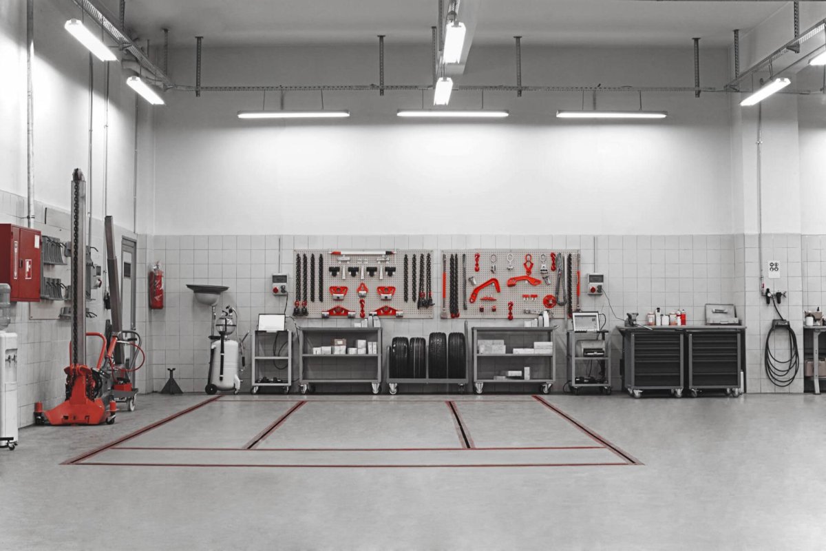 Интерьер автомастерской