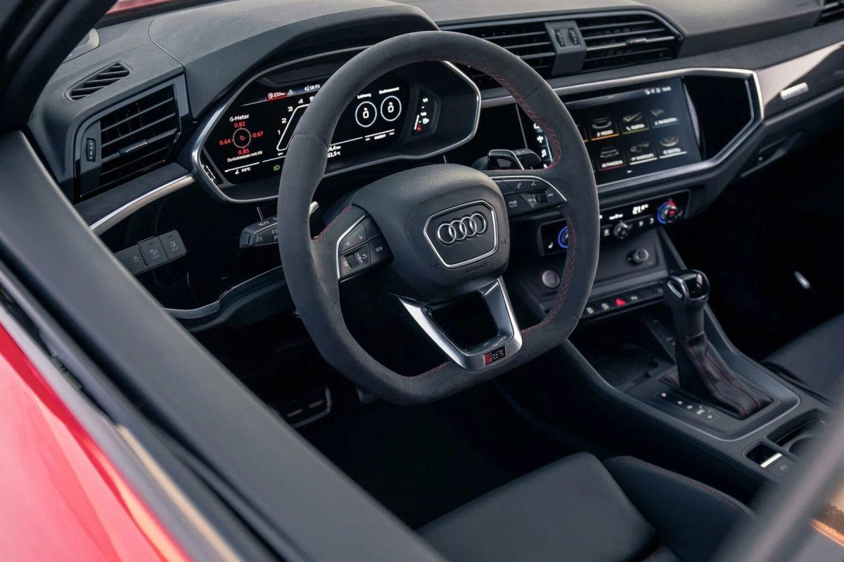 Audi RS q3 2022 Interior