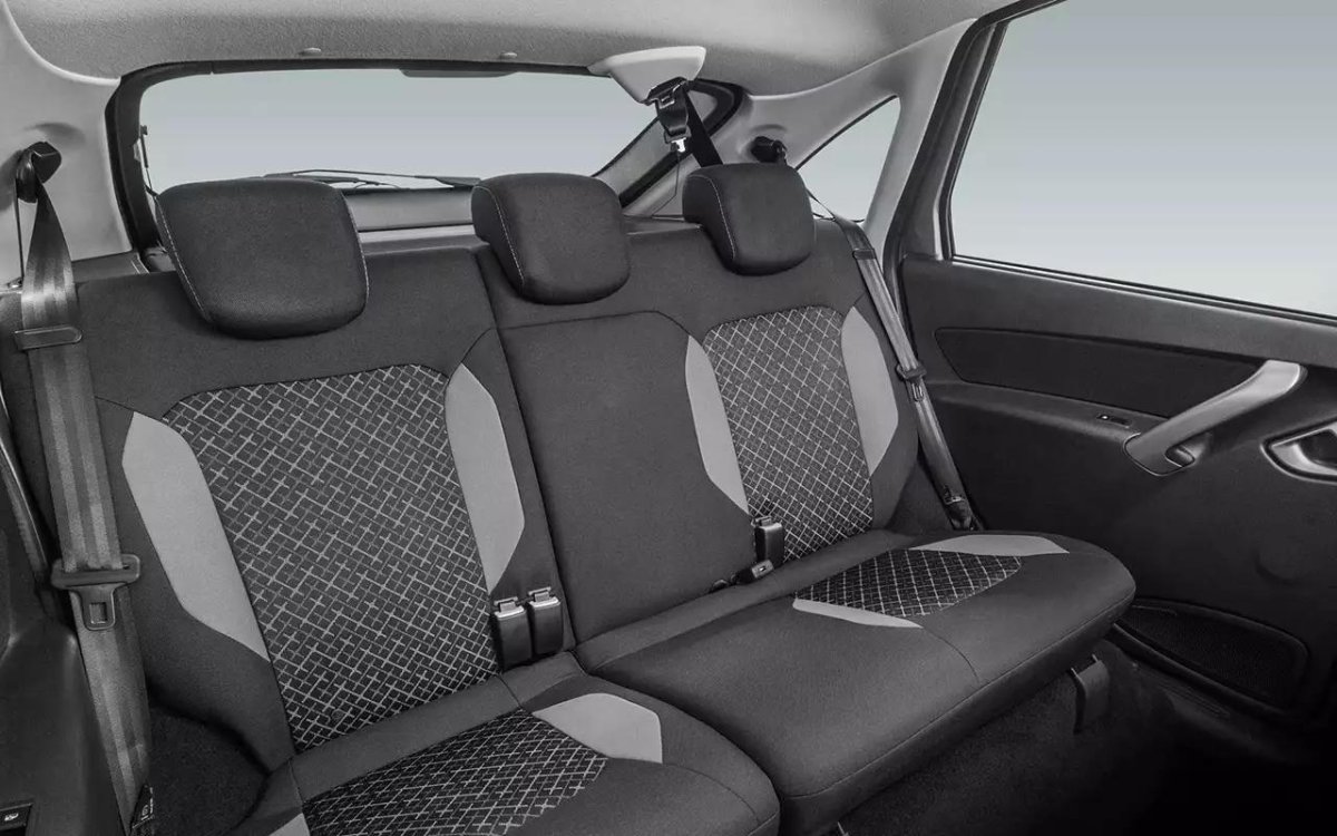 Лада Гранта лифтбек салон