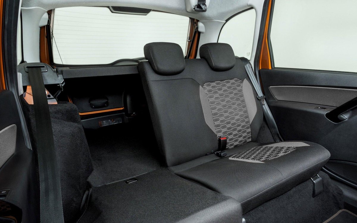 Лада Гранта кросс салон 2023