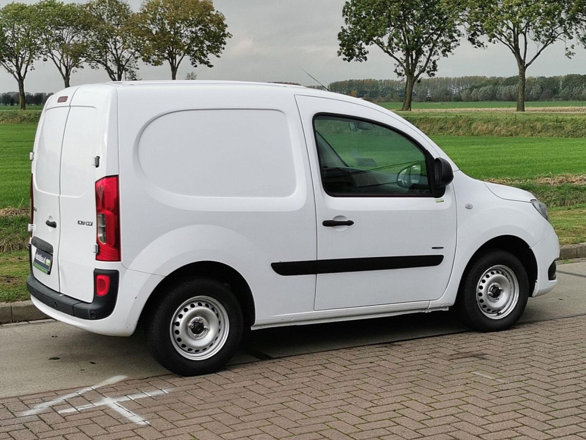 Легковой фургон