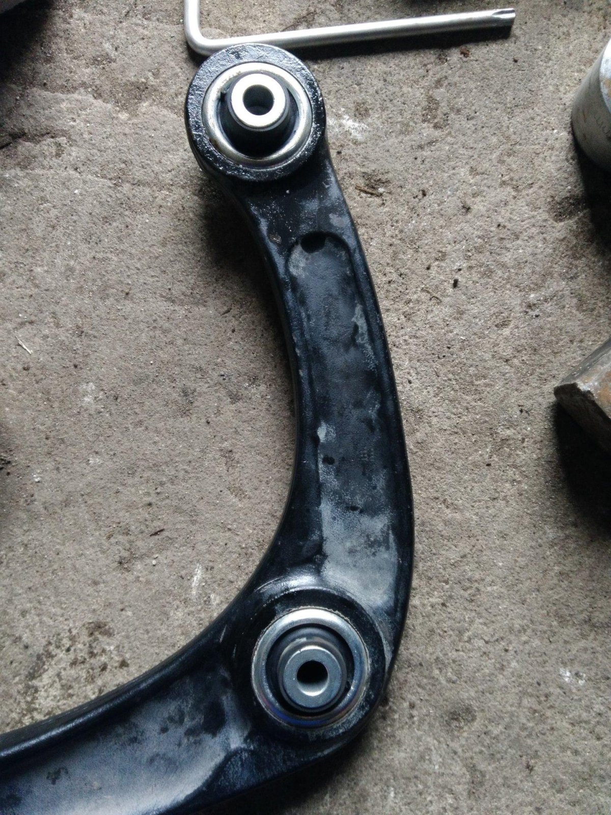 Сайлентблоки передней подвески Пежо 408